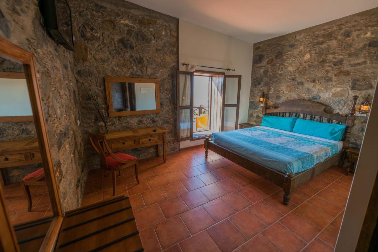 Hotel Rural Huerto Viejo Tesejerague Exterior photo