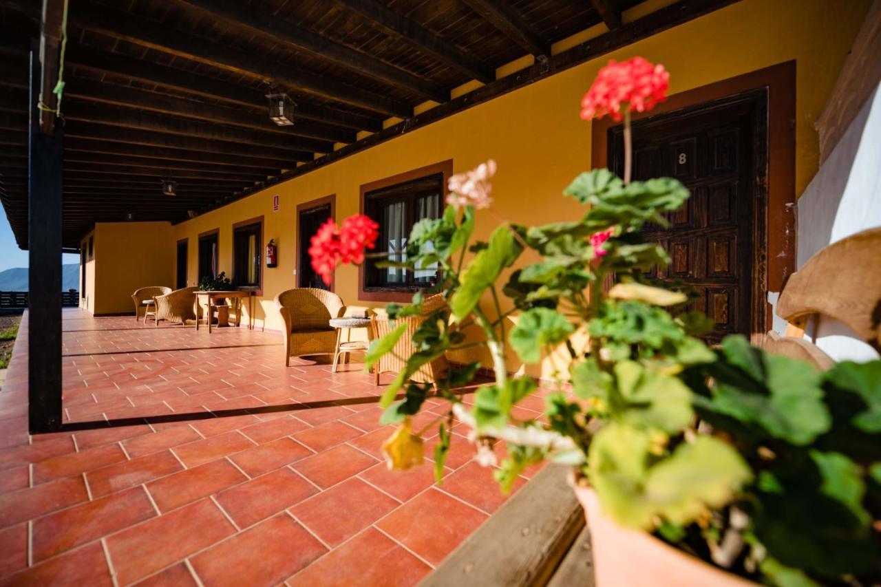 Hotel Rural Huerto Viejo Tesejerague Exterior photo